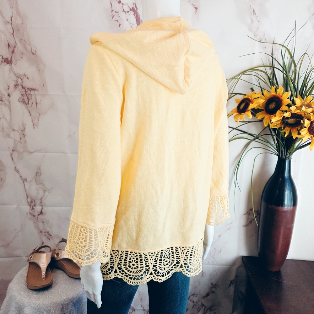 Chicos Zenergy Spring Yellow Hoodie Jacket Size 1 Or M Lace Trim Zip Lightweight - Picture 5 of 6